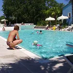 Village Riviera נומאנה
