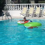 Village Riviera 3*