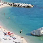 Village Riviera פארק נופש נומאנה