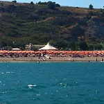 Village Riviera נומאנה